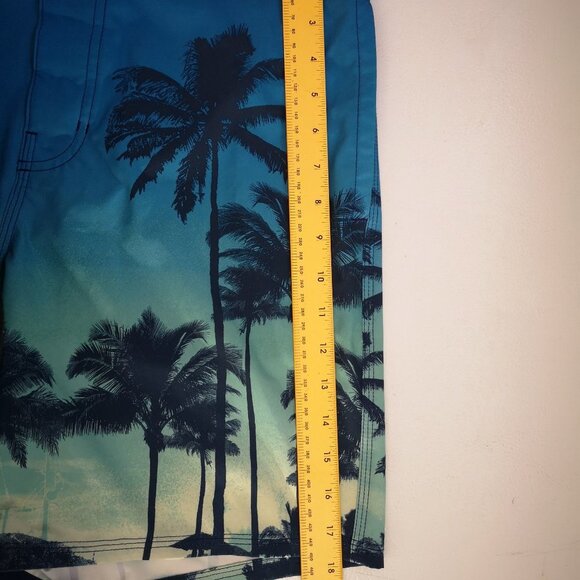 American Eagle Outfitters Men's Size Medium Palm Tree Patterned Shorts - Picture 10 of 11